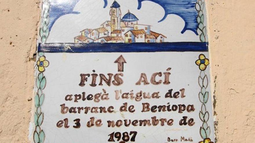 Placa conmemorativa de Beniopa