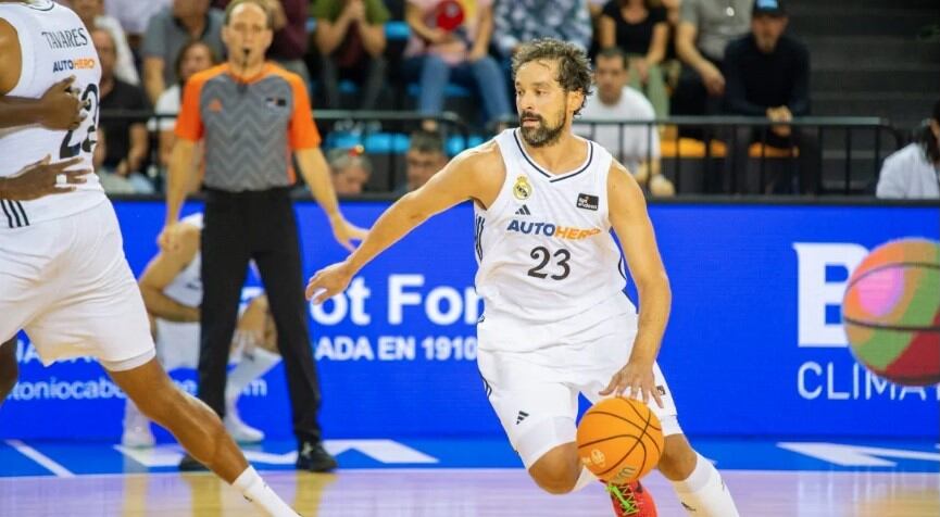 El menorquí va tornar a jugar a Bintaufa 11 anys després de venir amb la selecció balear i 13 des de la darrera visita amb el Real Madrid.