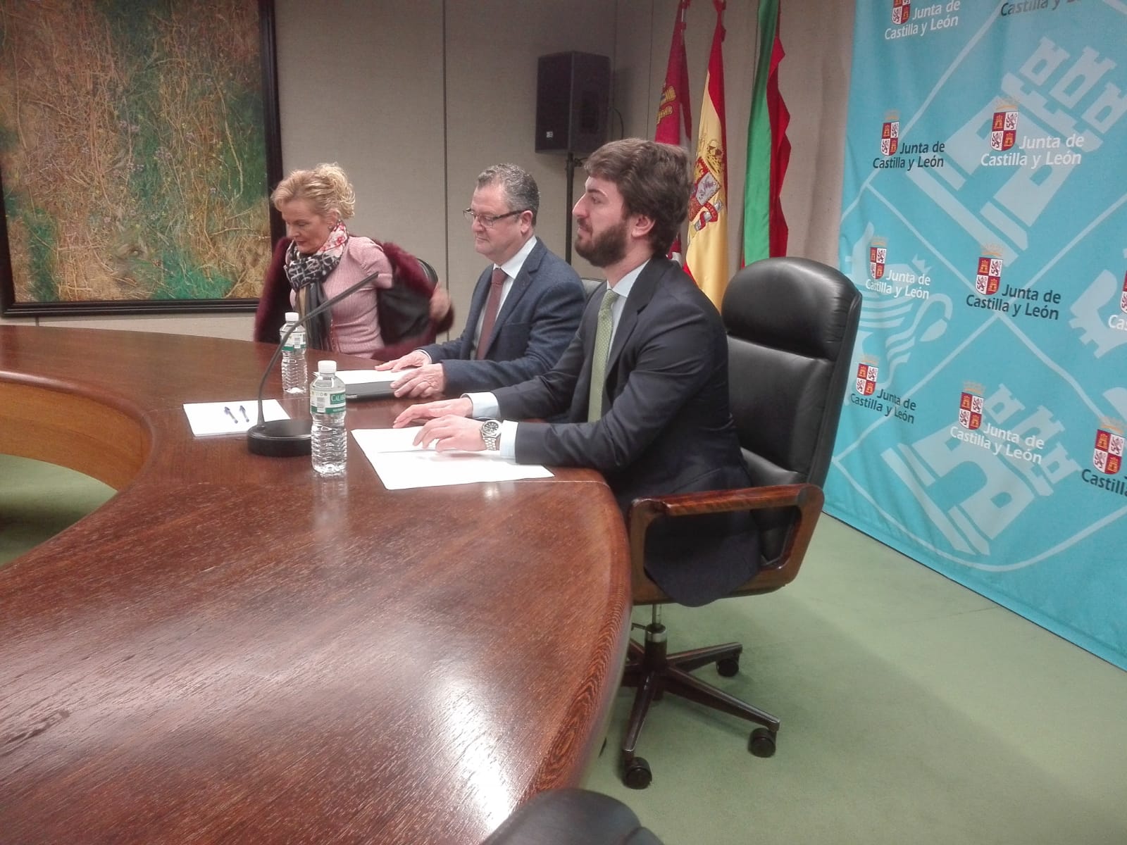 Juan García Gallardo, Gerado Dueñas y Marisa Calvo en la Delegación Territorial de la Junta de Castilla y León