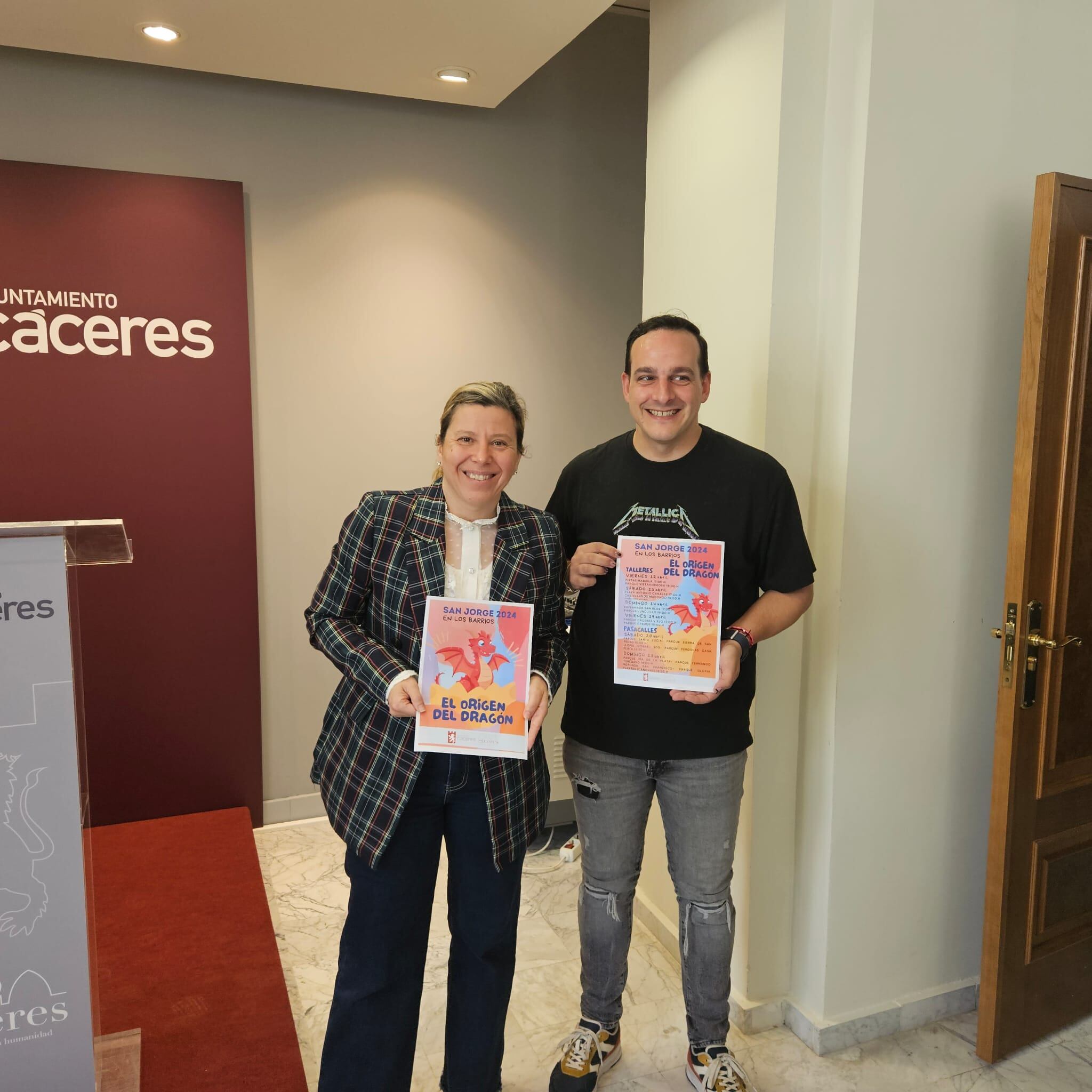 Jacobi Ceballos y José Manuel Borda, durante la presentación de las actividades de San Jorge