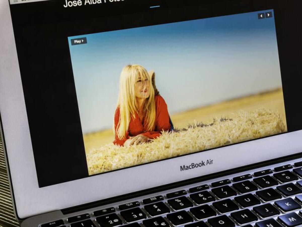 Investigados dos menores que se hacian pasar por su profesora en Internet