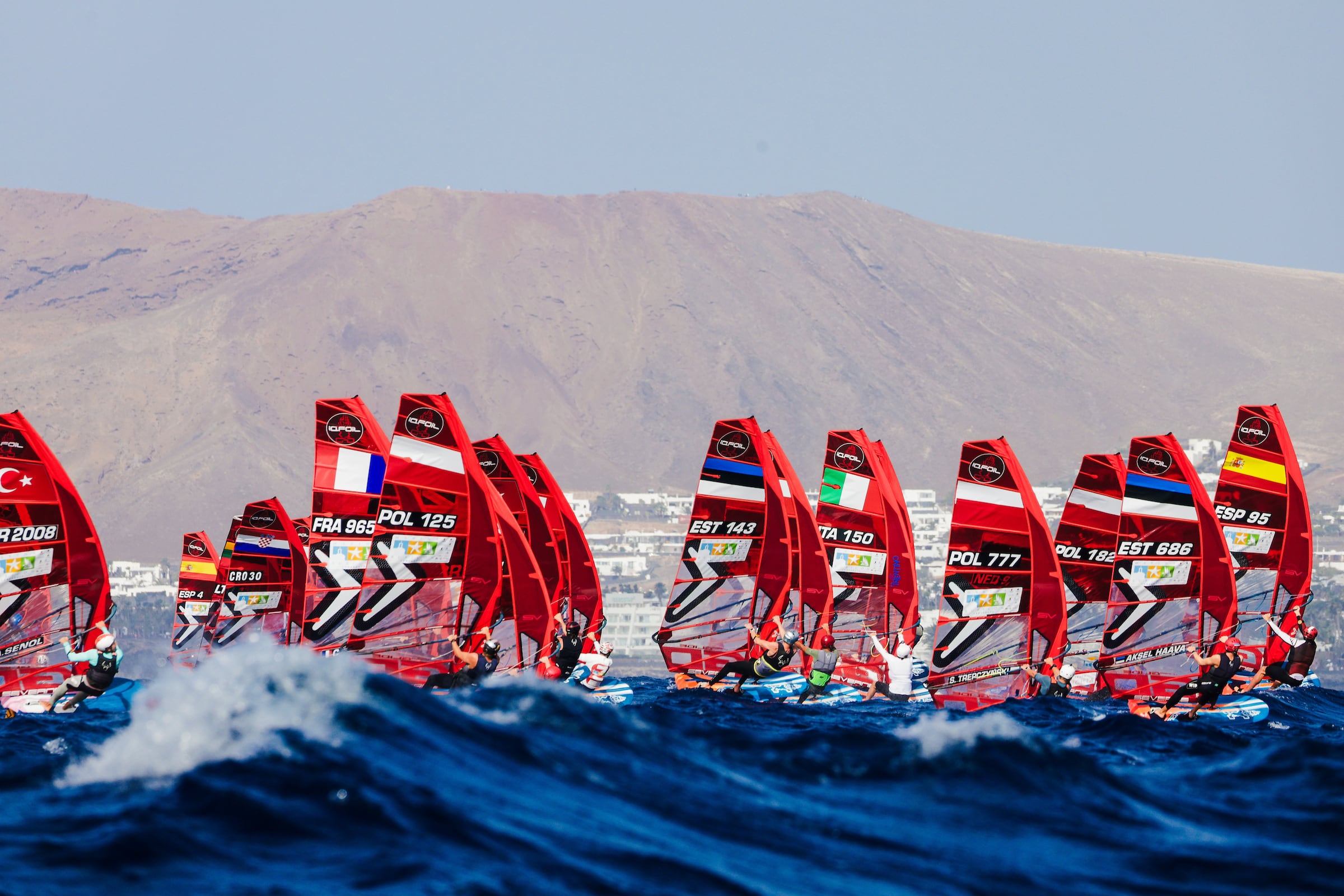 Participantes en los Lanzarote iQFOiL Games.