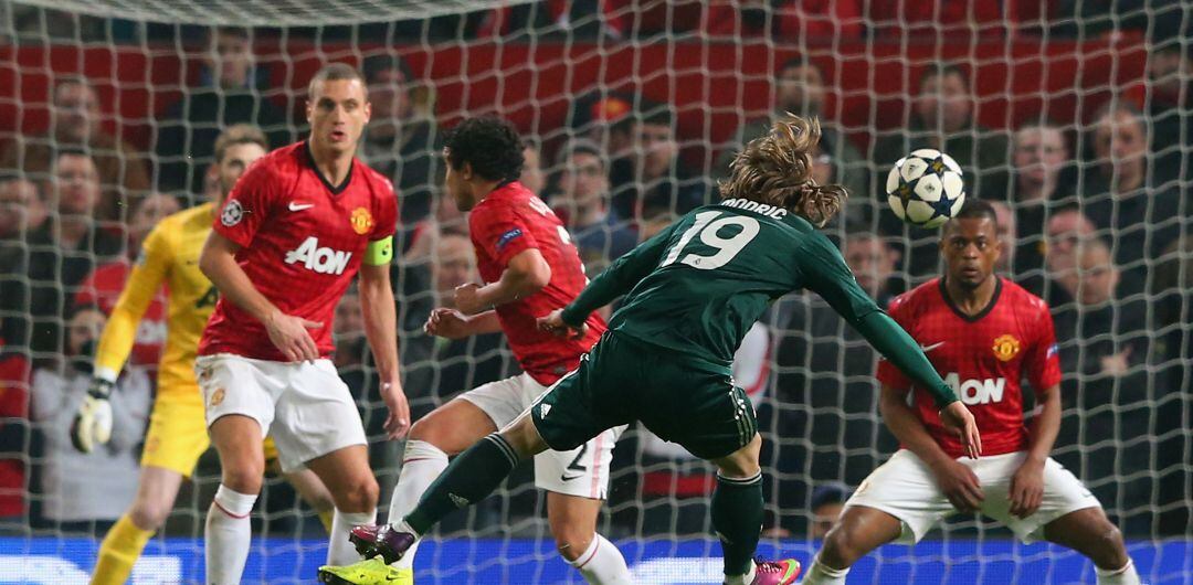 Luka Modric marca un gran gol al Manchester United en 2013