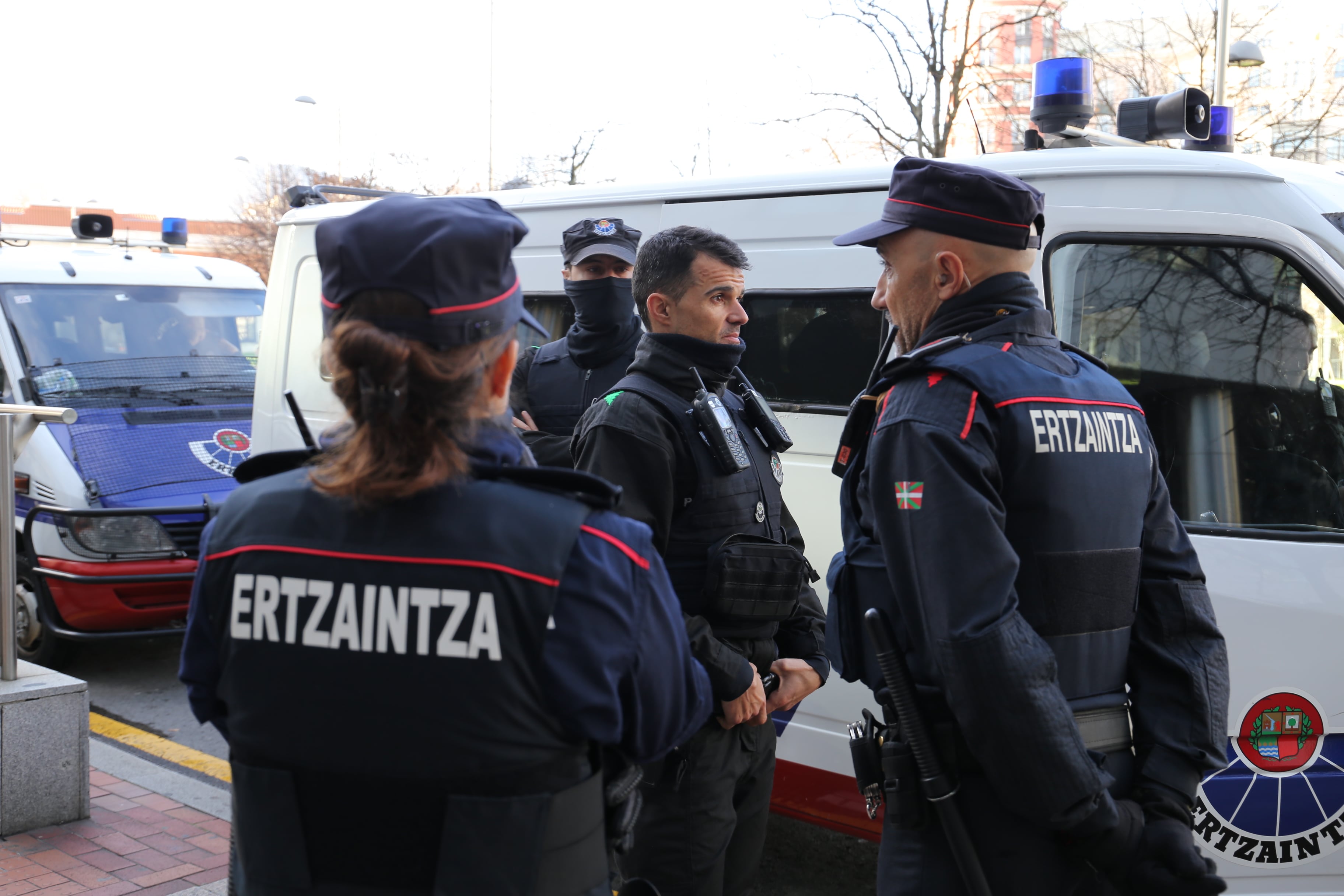 Agentes de la Ertzaintza en una imagen de archivo.