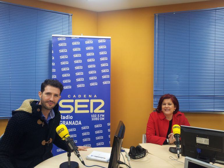 La candidata del PSOE por Granada al Congreso de los Diputados, Elvira Ramón, pasa por el programa Hoy por Hoy de Radio Granada.