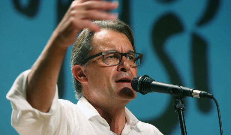 GRA264 VALLS (TARRAGONA), 29/08/2015.- Artur Mas durante el acto de presentación de los candidatos de Juns pel Si en Valls. EFE/Jaume Sellart