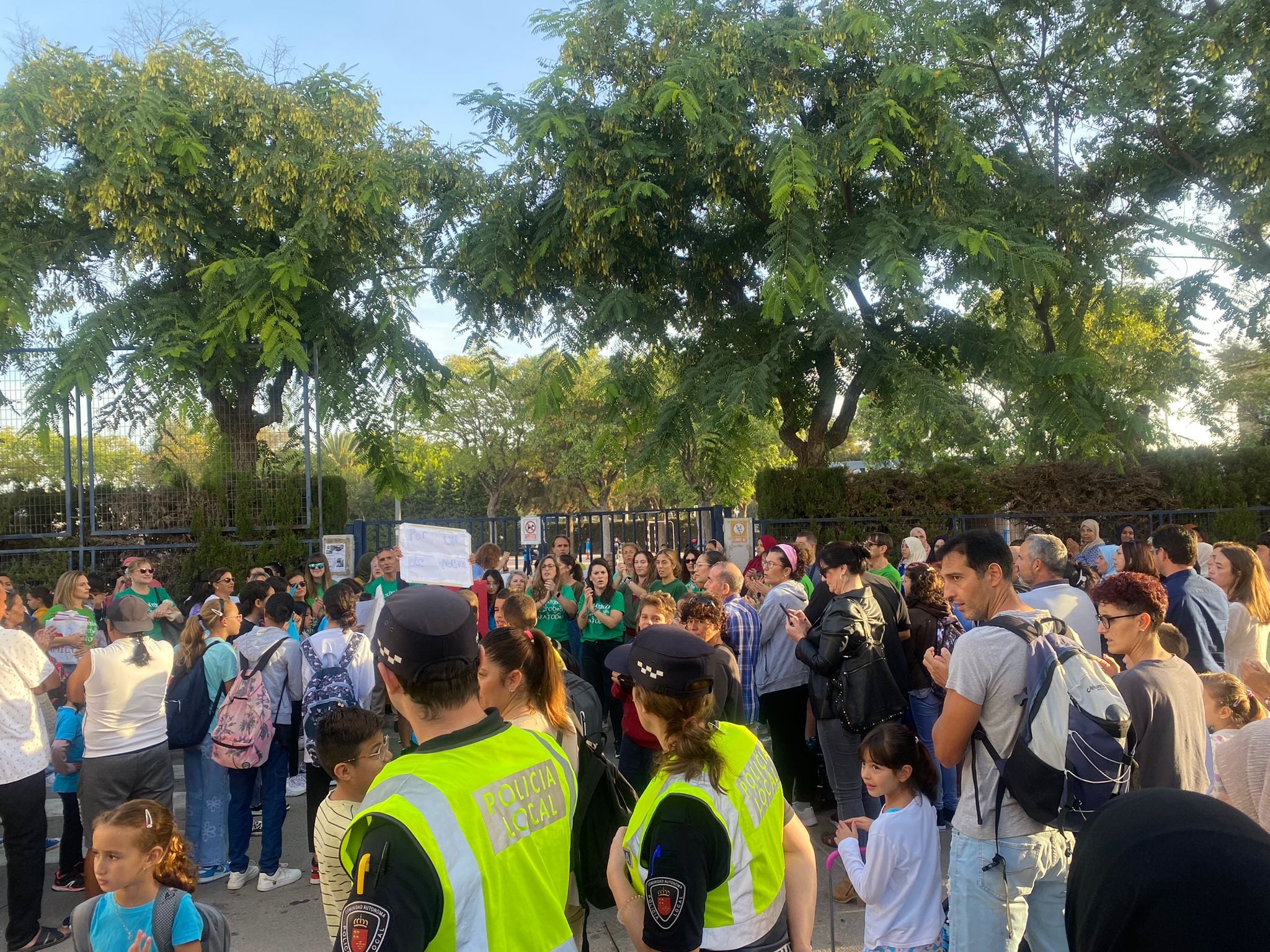 Paro laboral de los profesores del CEIP Bienvenido Conejero de Los Alcázares