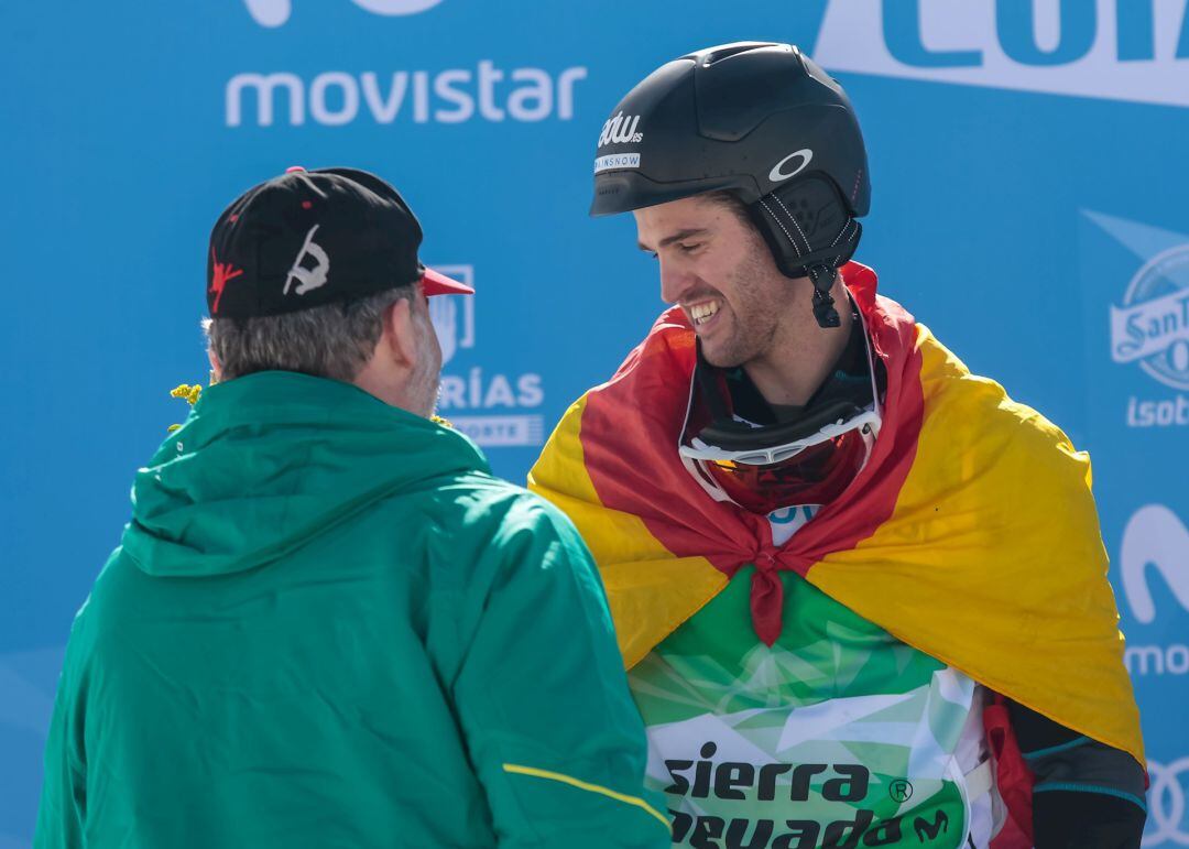 Lucas Eguibar celebra uno de sus últimos éxitos