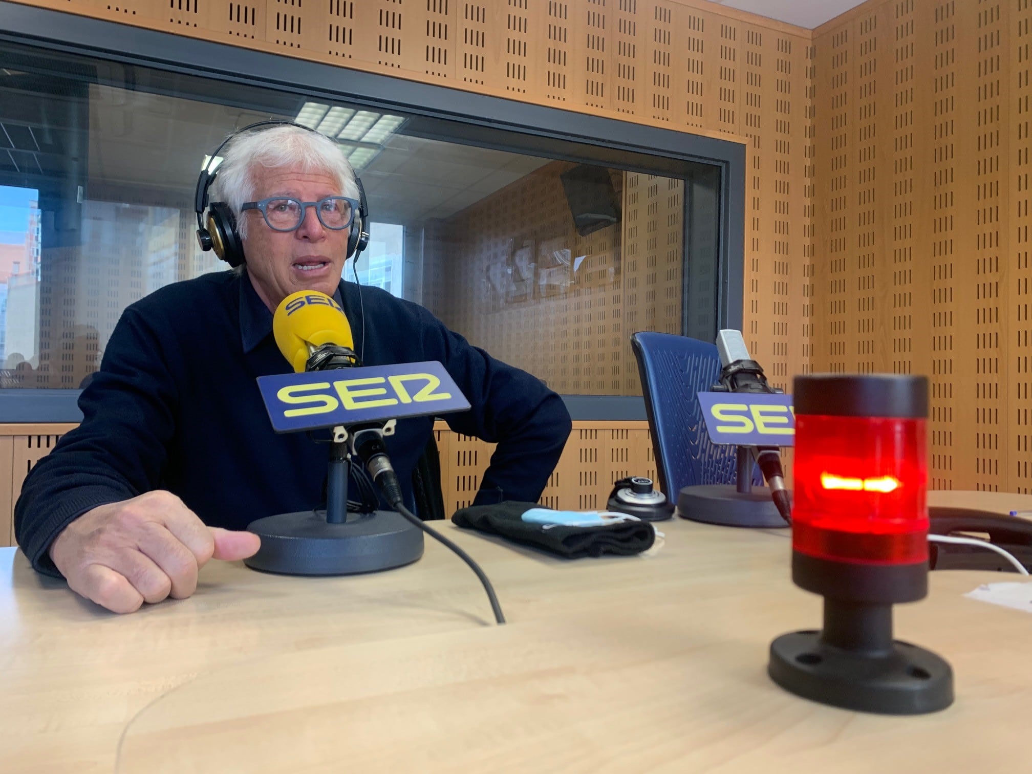 El cantante italiano, Sandro Giacobbe, durante la entrevista en &#039;Hoy por Hoy Valladolid&#039;