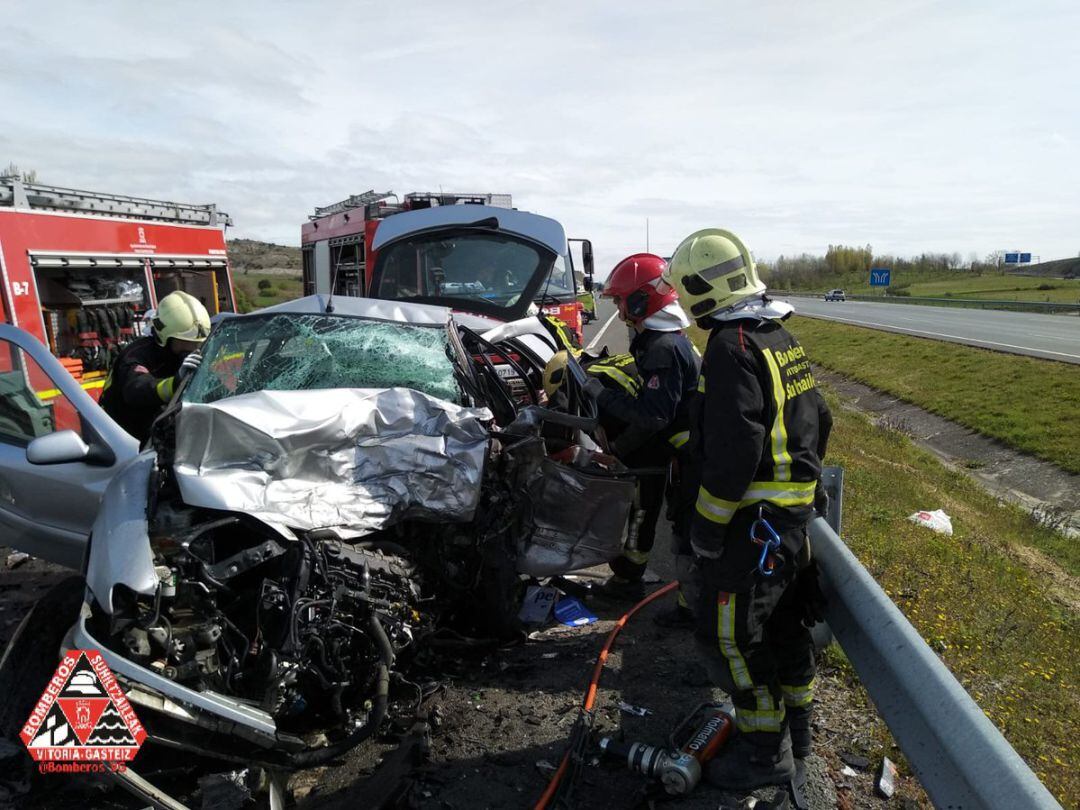 El brutal accidente se ha producido en la AP-1 a la altura del hotel Ruta de Europa