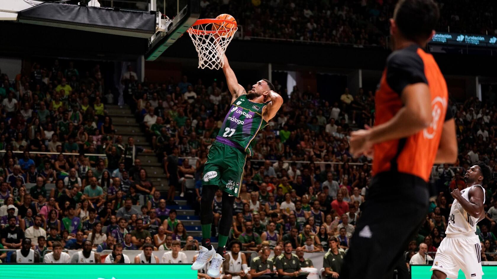 El alero dominicano del Unicaja Chris Duarte, debutó ante el Real Madrid en el torneo Costa del Sol