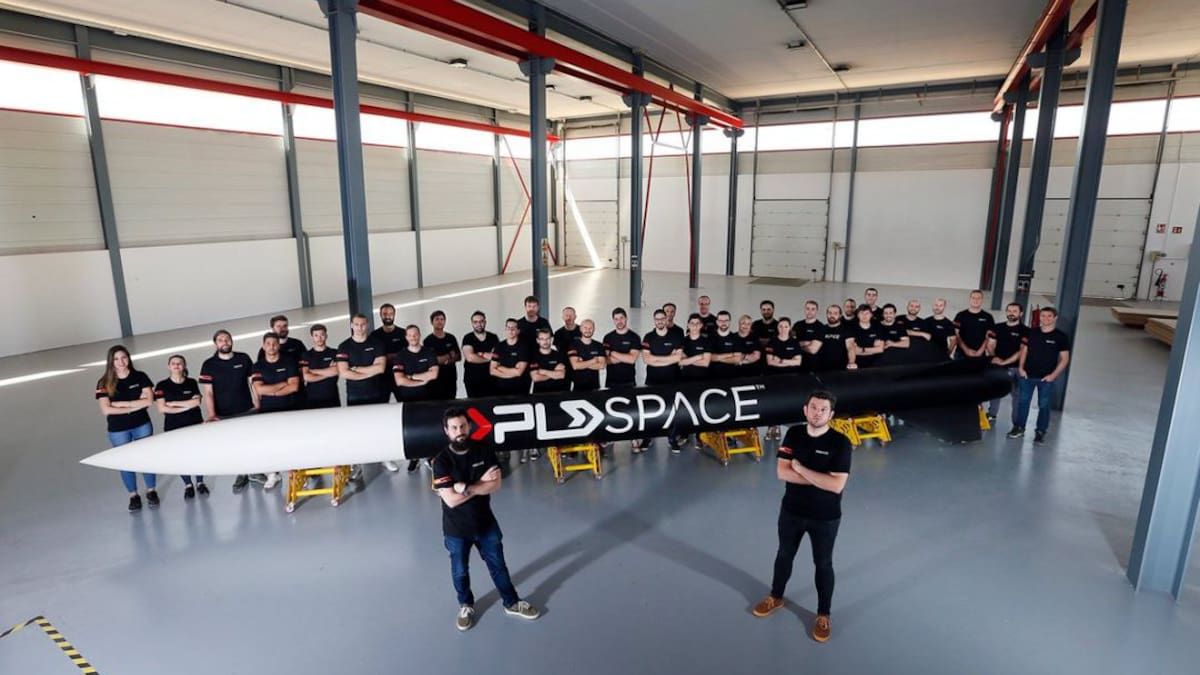 Probado con éxito el primer cohete reutilizable en el Arenosillo