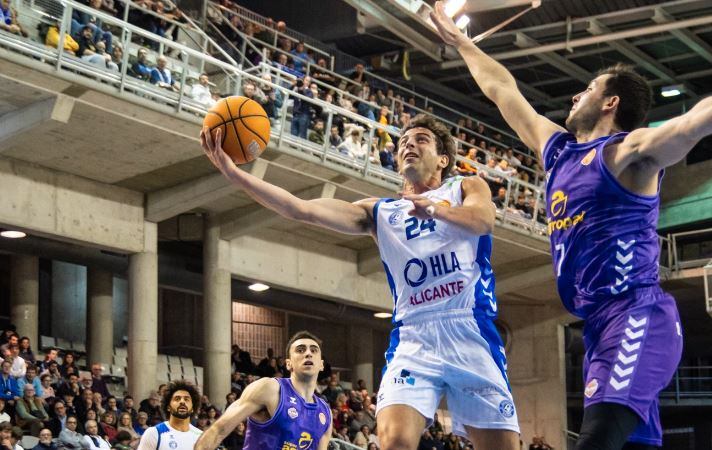 Sergio Llorente, con la camiseta del HLA Alicante