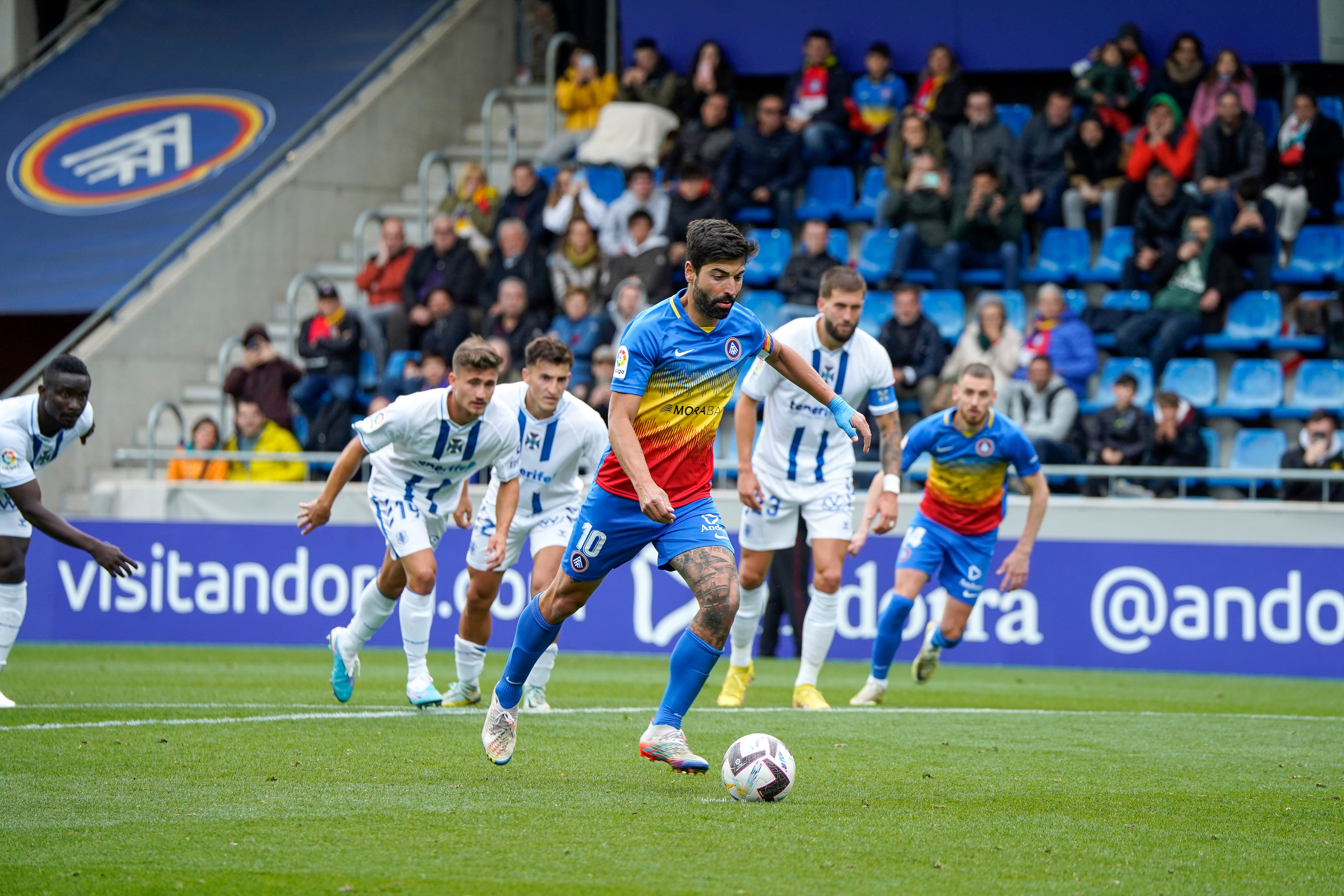 Carlos Martínez va donar els tres punts a l'FC Andorra transformant un penal al minut 90