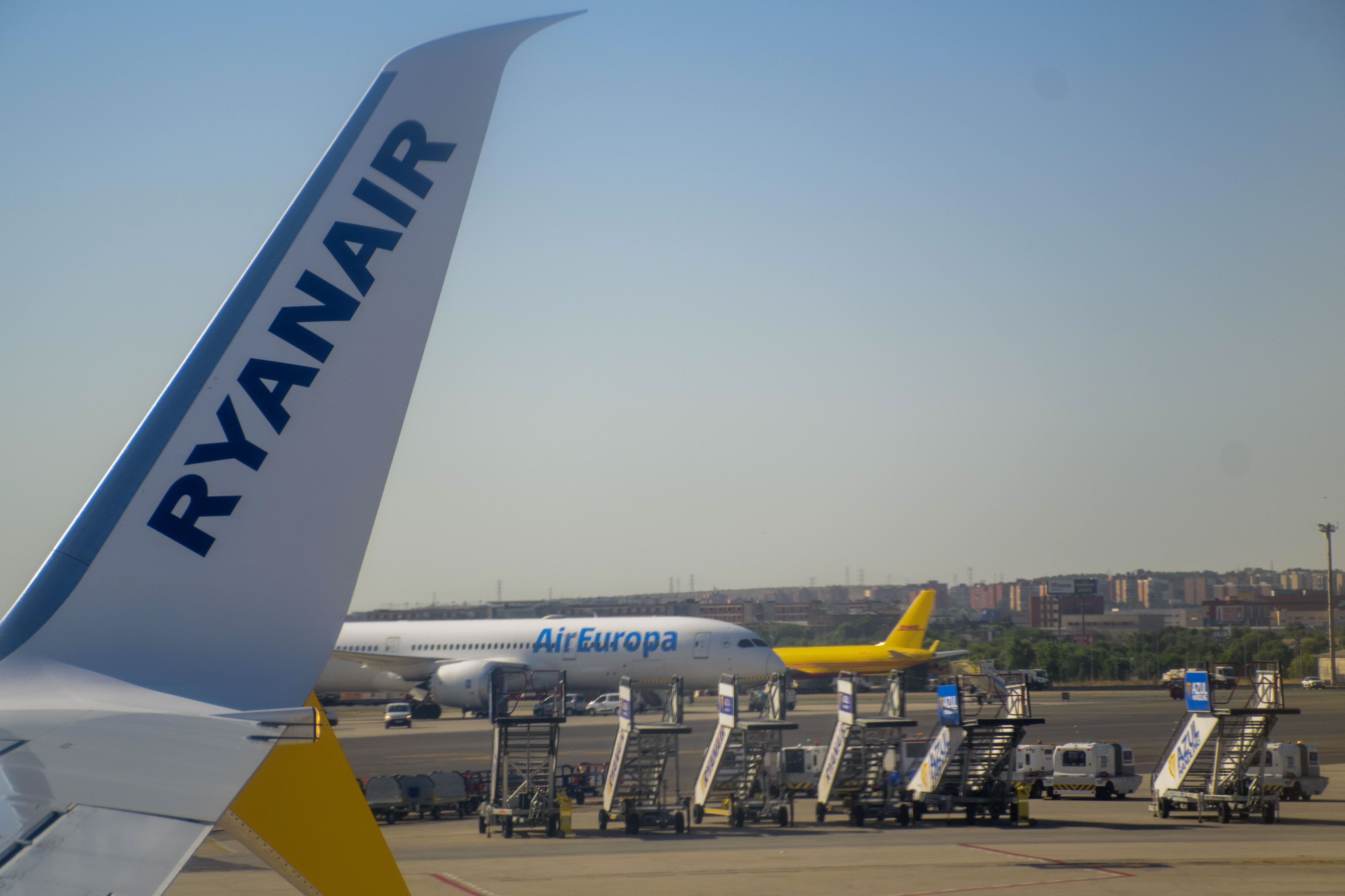Vista de un avión de Ryanair en el aeropuerto de Zaragoza