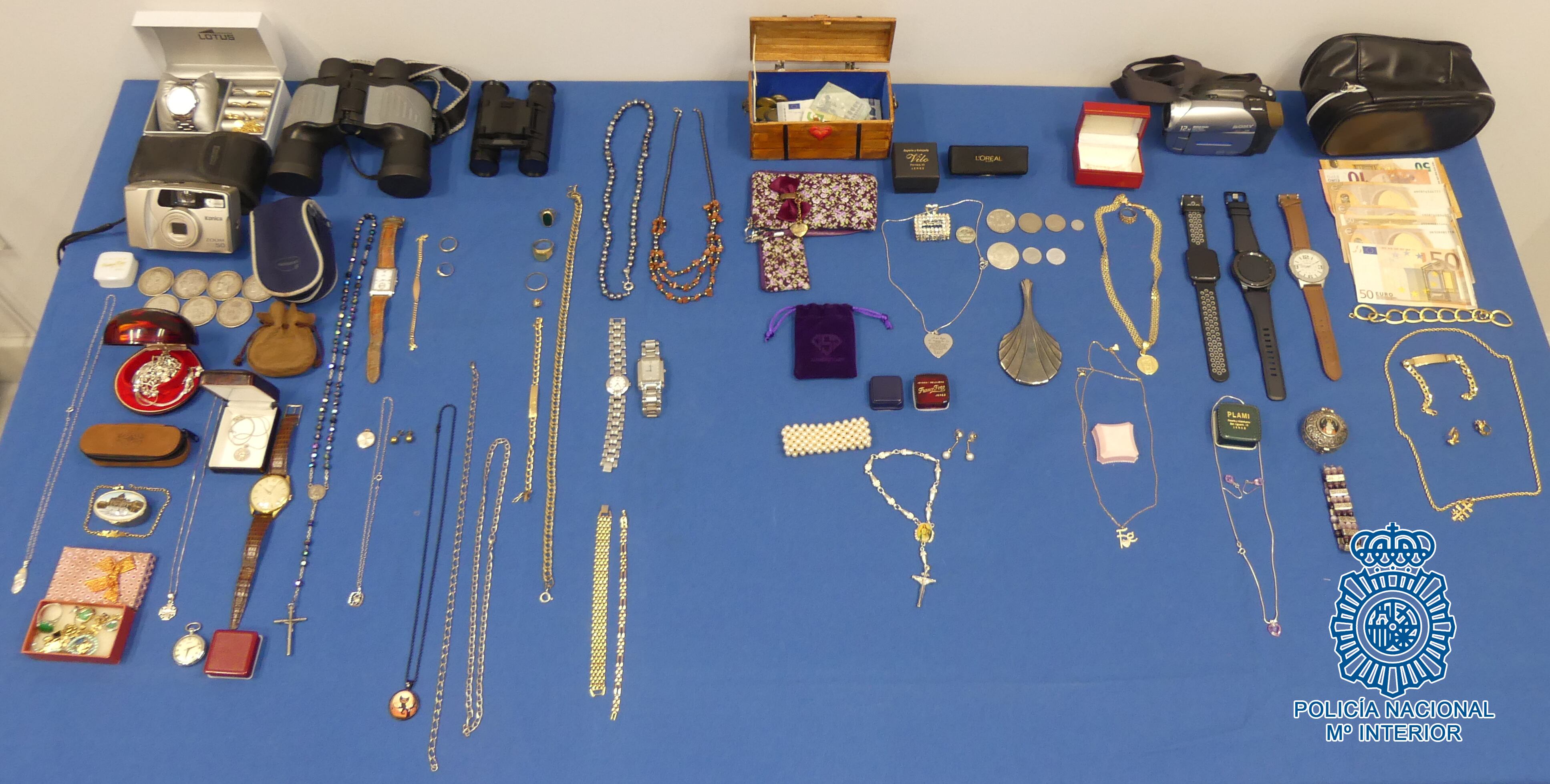 Parte de las joyas robadas