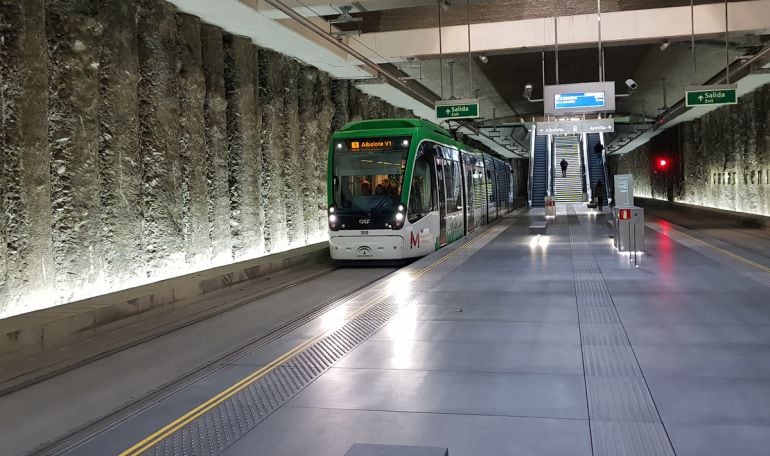 Estación &#039;Alcázar Genil&#039; del metro de Granada