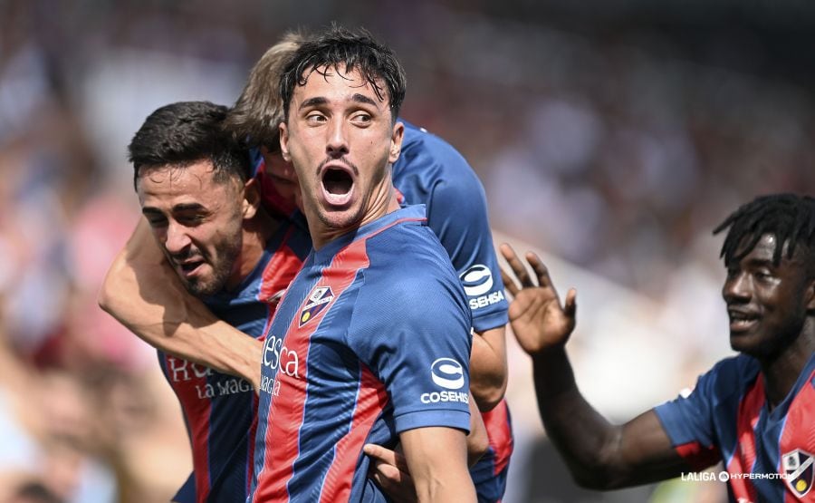 El Huesca celebra el primer gol