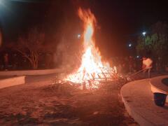 Lumbre junto Plaza de Toros