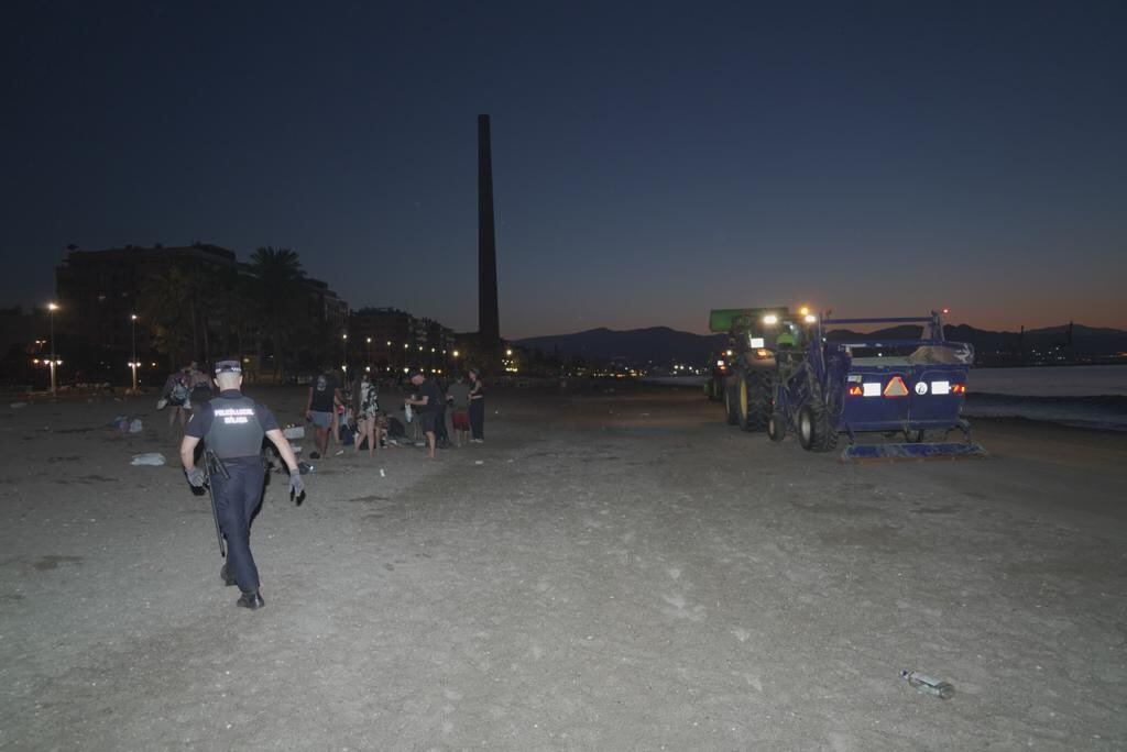 La policía en una de las intervenciones de esta madrugada en Málaga