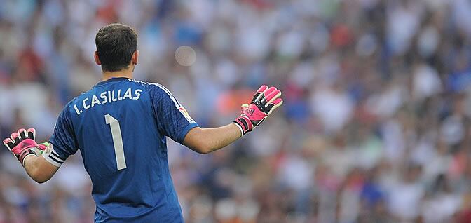 Casillas, durante un partido con el Real Madrid