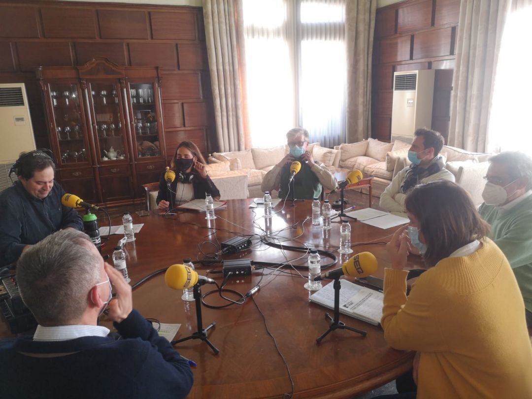 Emisión del debate municipal Plaza Pública, en Hoy por Hoy Zaragoza, desde el Ayuntamiento de Zaragoza