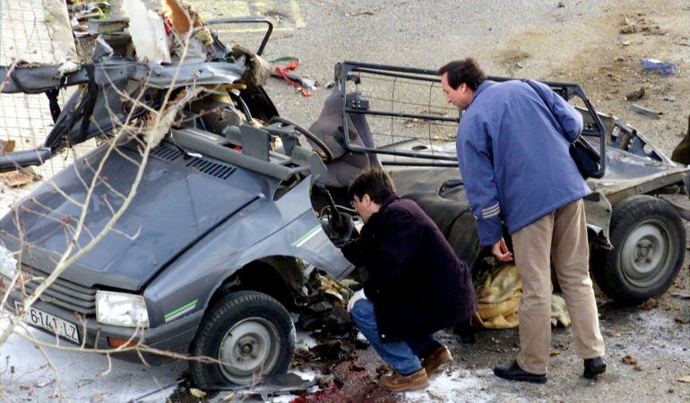 14 de desembre de 2000. És assassinat a Terrassa el regidor del Partit Popular a Viladecavalls, Francisco Cano Consuegra, quan esclata una bomba 'lapa' adossada al seu cotxe