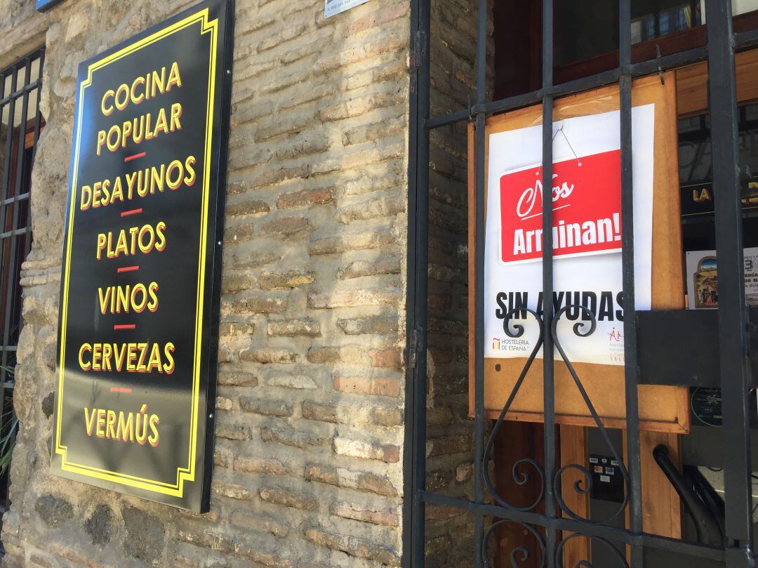 Uno de los numerosos bares de Toledo cerrados por las medidas de restricción frente a la pandemia