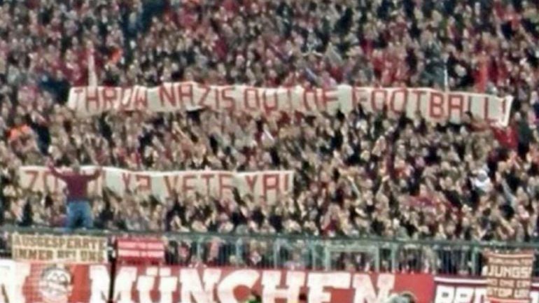 Pancartas contra Zozulya en el Allianz Arena