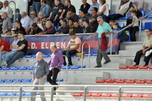 El público se marchó antes de acabar el partido