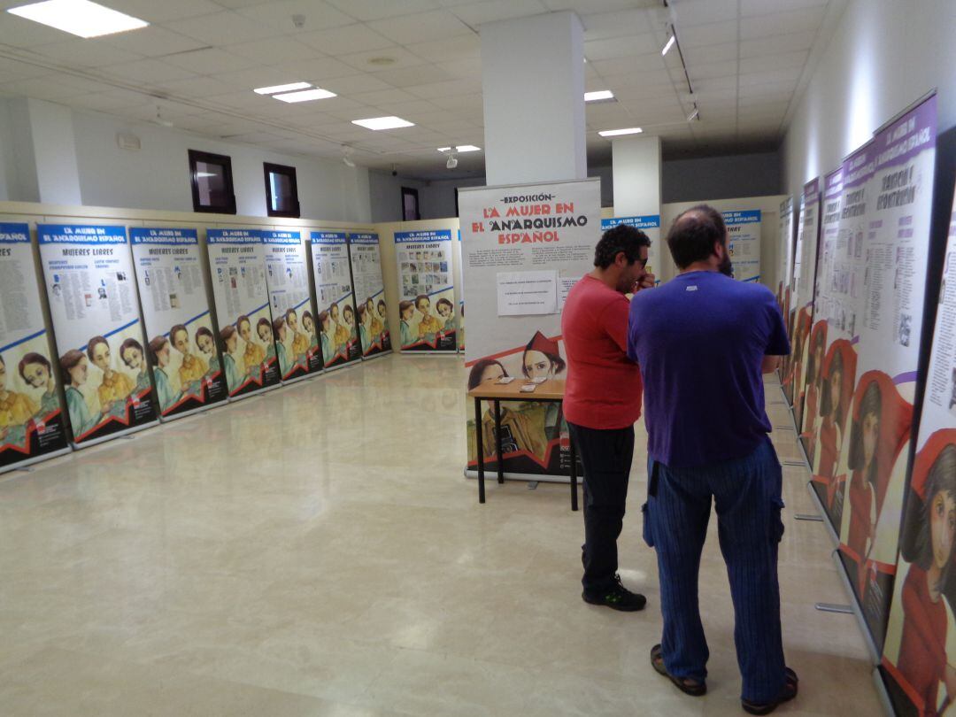 Exposición homenaje a &quot;Mujeres Libertarias&quot; organizada por CGT en la Casa de Cultura de Aranda