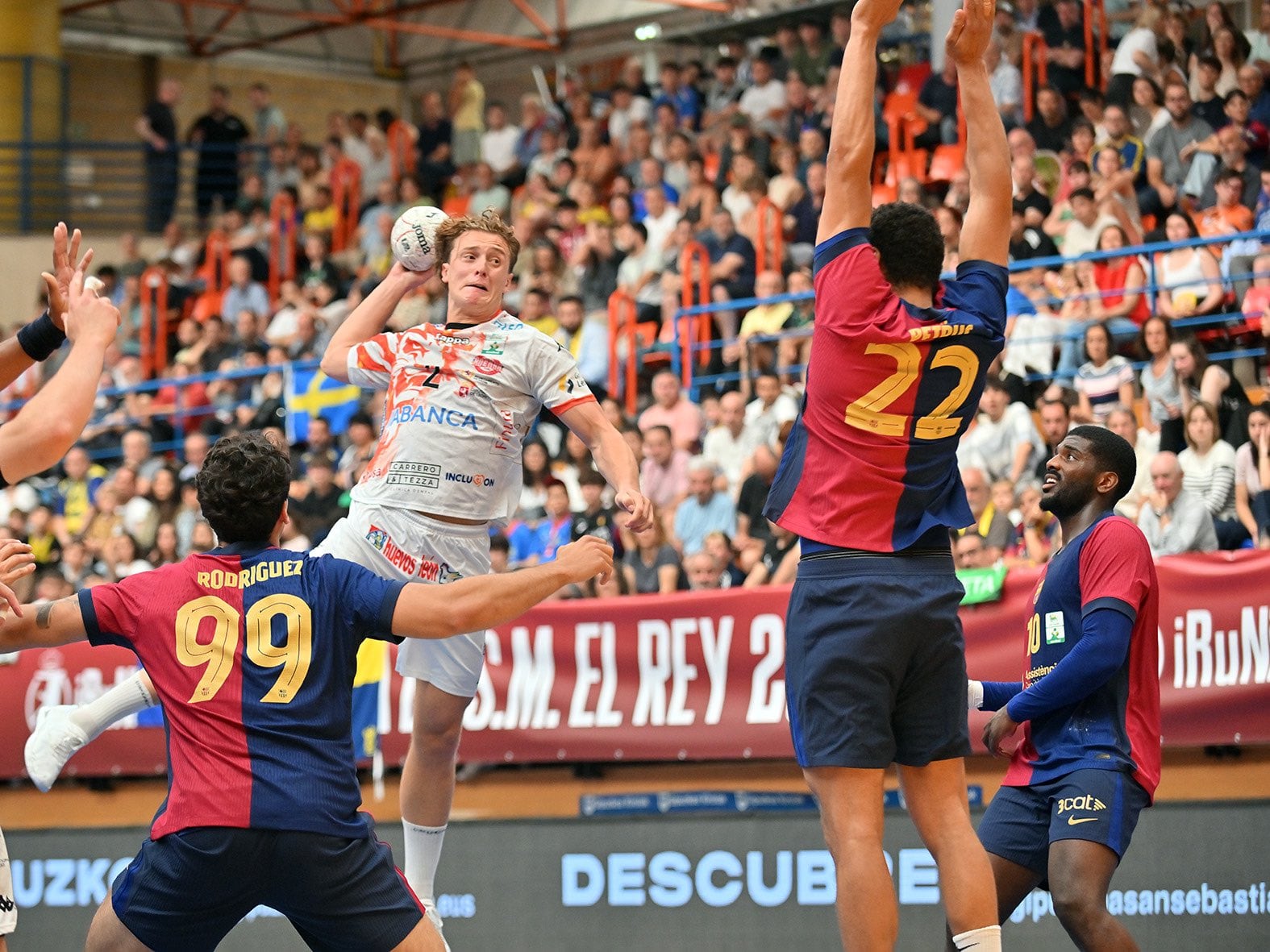 Lindqvist se perderá varios meses de competición.