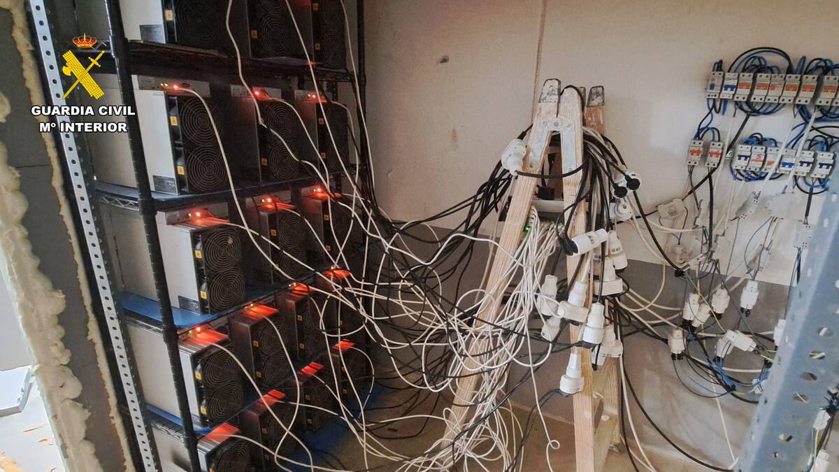 La Guardia Civil investiga a siete personas, entre ellas un vigués, por una estafa con criptomoneda