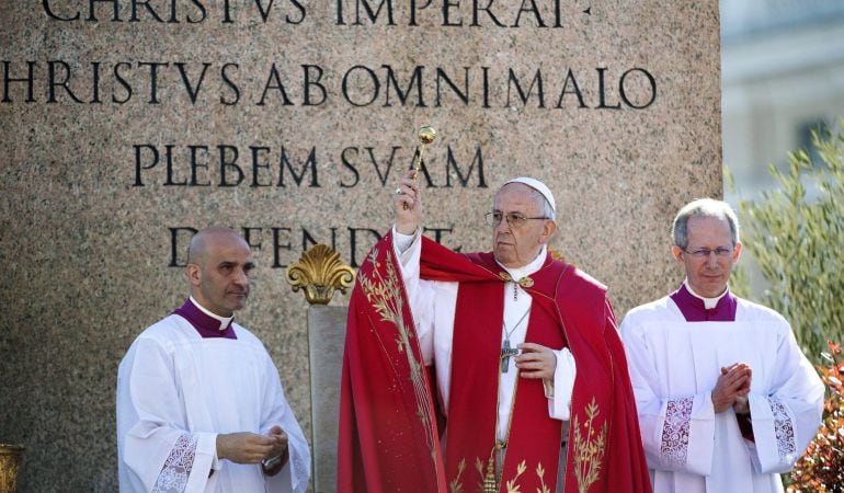 El Papa Francisco durante la misa del Domingo de Ramos en el Vaticano.