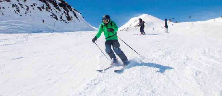 Los aficionados al esquí alargan la temporada hasta el 10 de abril 