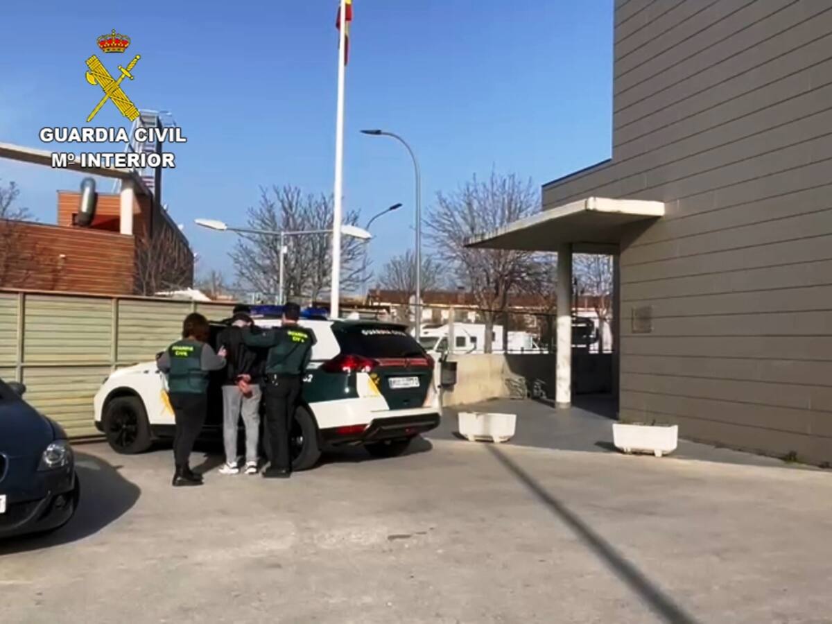 Detenidas dos personas por robo en varios establecimientos de Azuqueca de Henares