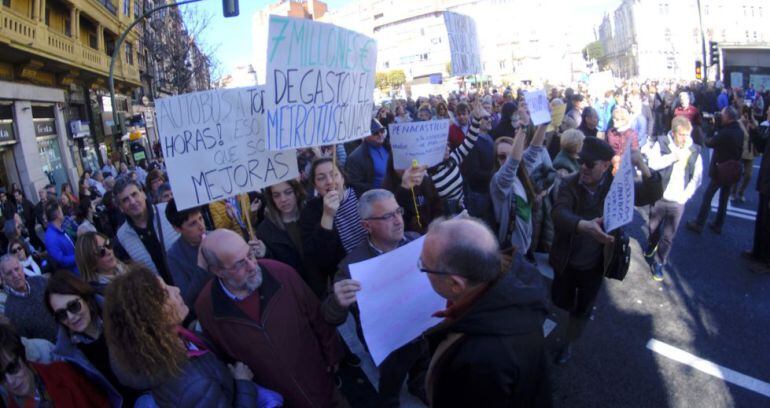 Protesta vecinal contra el MetroTUS.