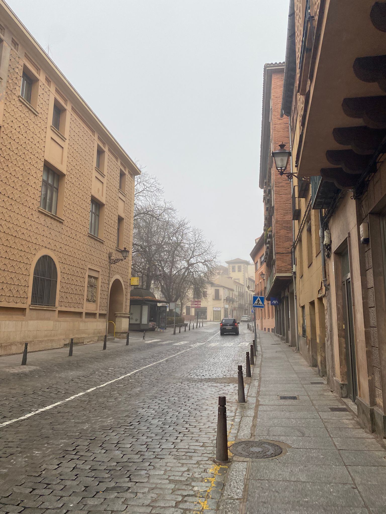 Segovia amanece con niebla y frío