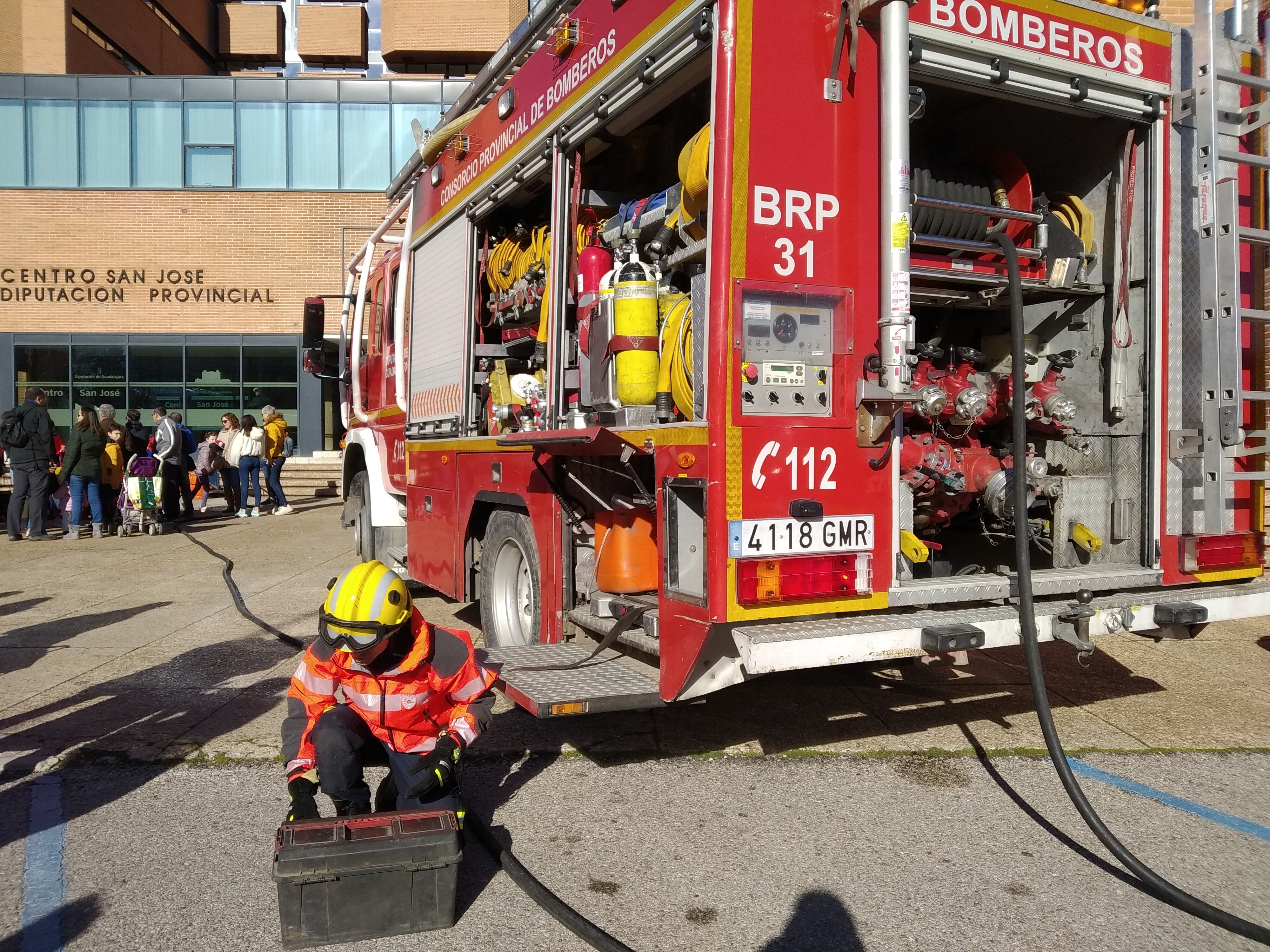 Bomberos del Consorcio Provincial en una exhibición en Naviguad