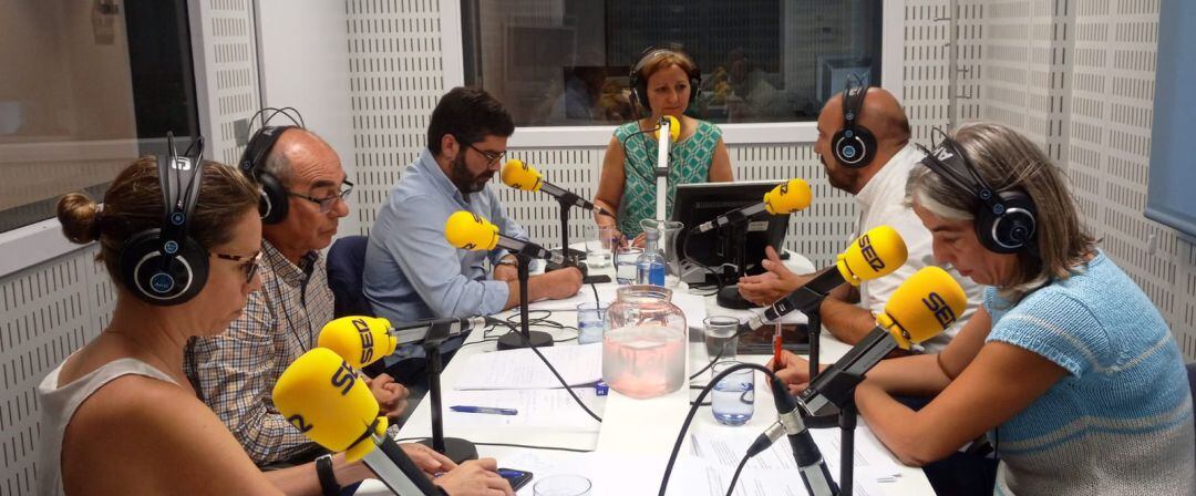 A Coruña Opina estrenó nueva etapa con un debate entre los representantes municipales