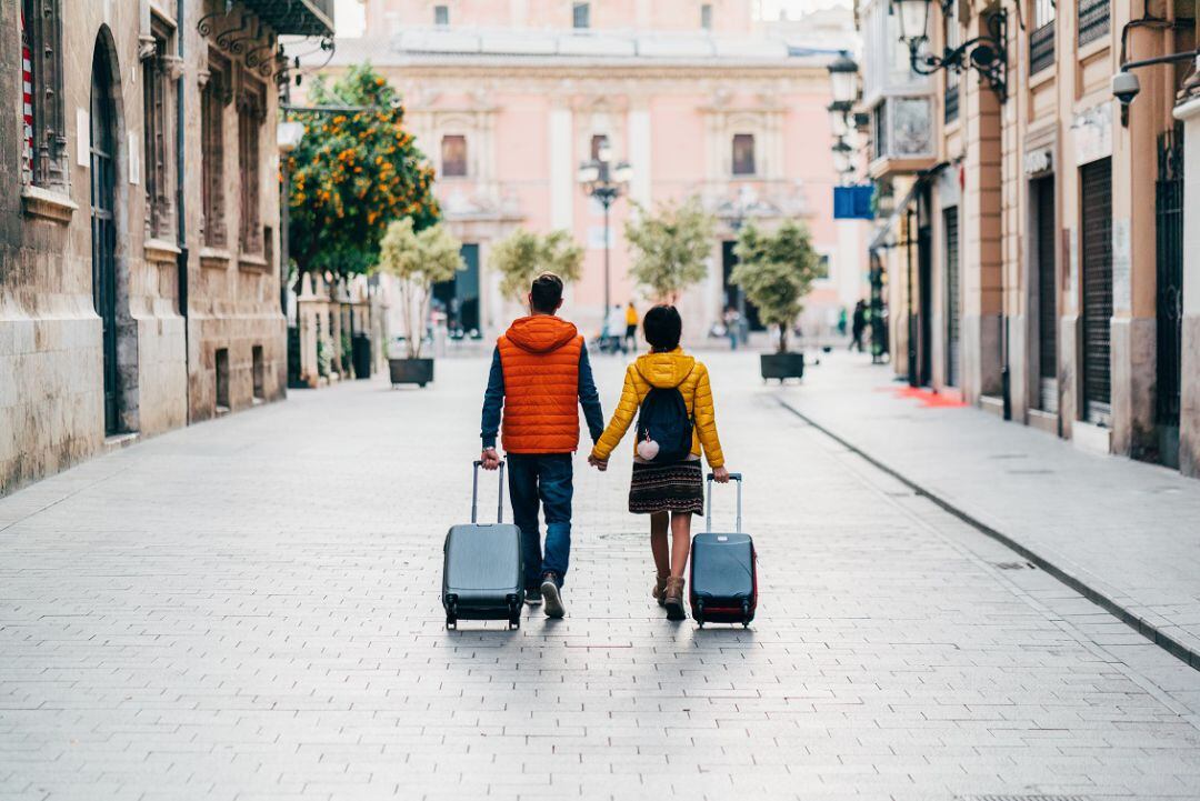 Turistas en una calle del centro histórico de la ciudad de València