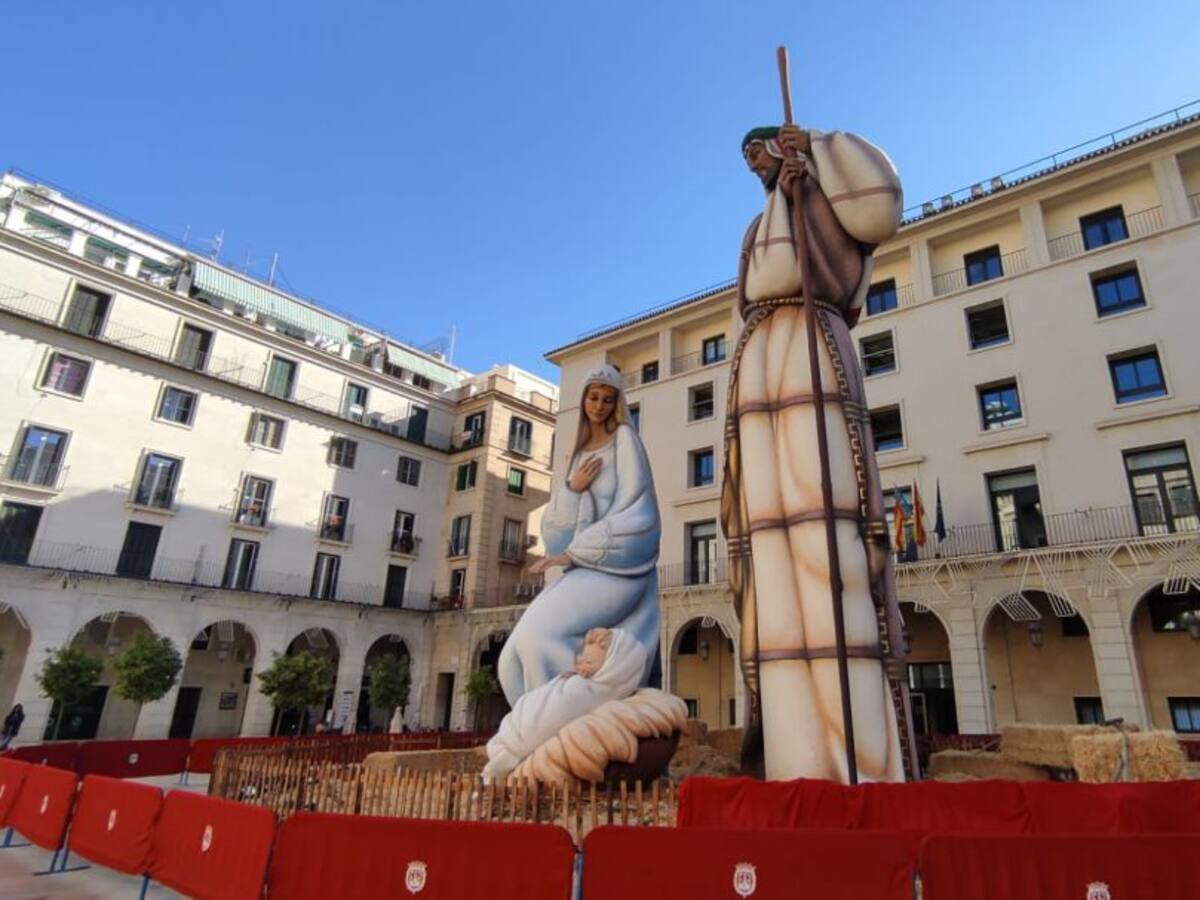 El Ayuntamiento traslada el belén gigante al cruce de la Rambla con la Explanada