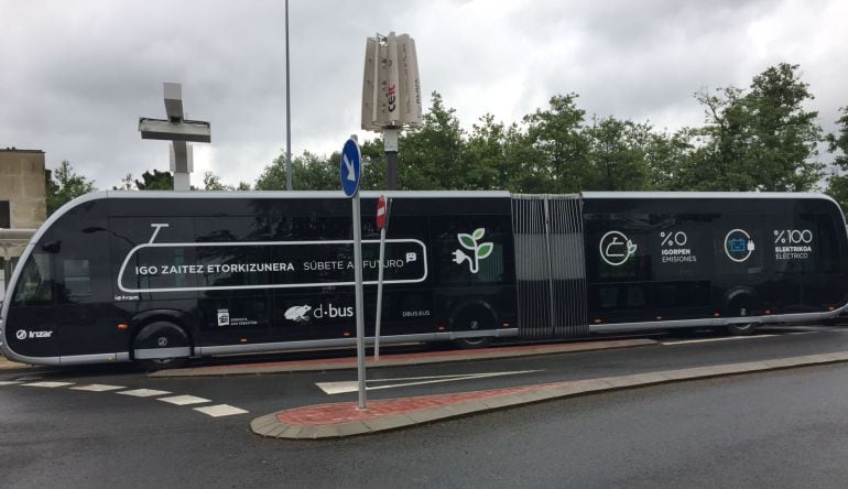 Imagen del primer autobus 100% electrico que circulara por San Sebastián