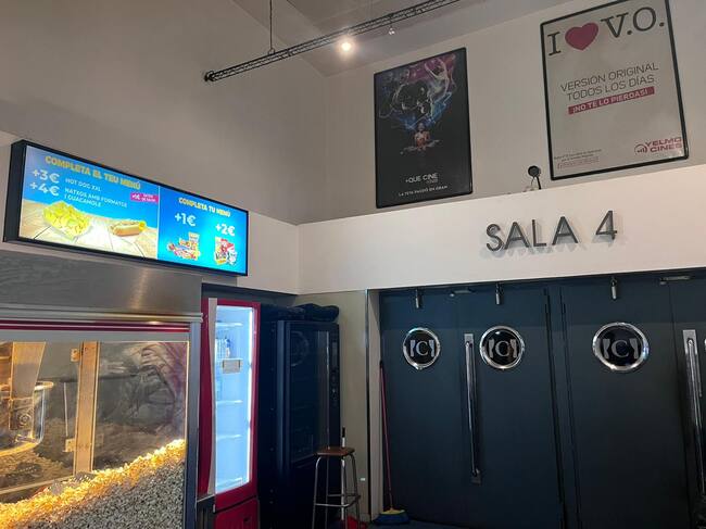 L'interior del Cinema Comèdia.