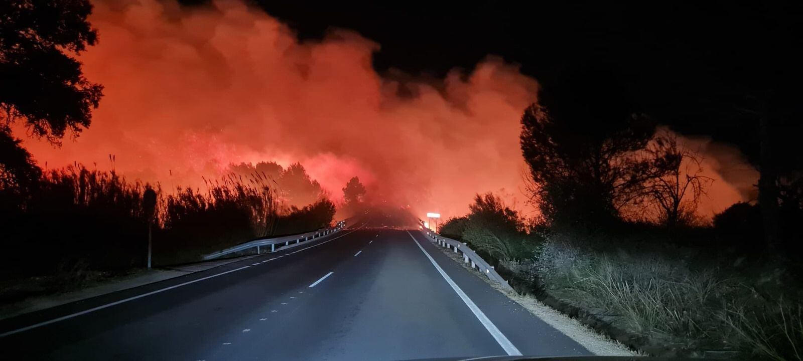 Incendi forestal a la Pobla del Duc //Foto: Desconeguda.