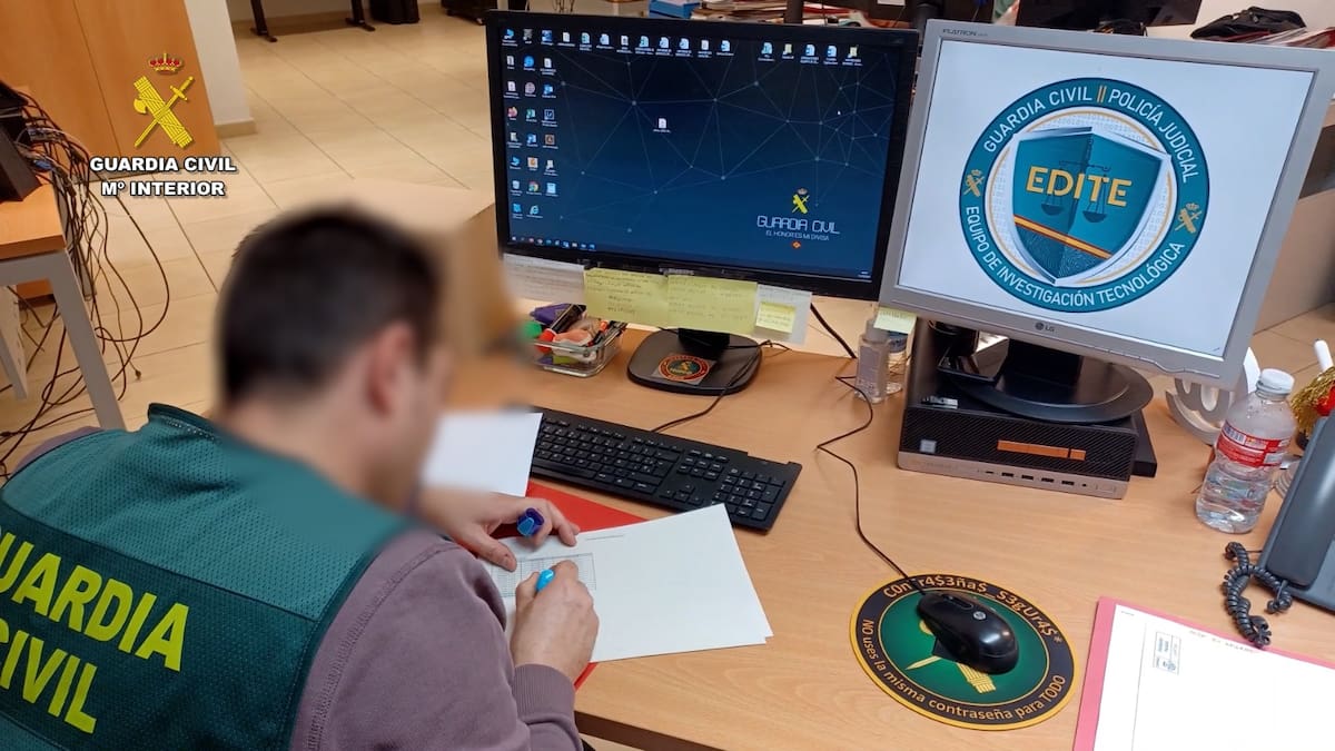 La Guardia Civil desmantela una red de estafas online por suplantación en la venta de pellets