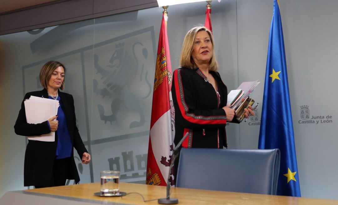 Pilar del Olmo y Milagros Marcos durante una rueda de prensa posterior al Consejo de Gobierno