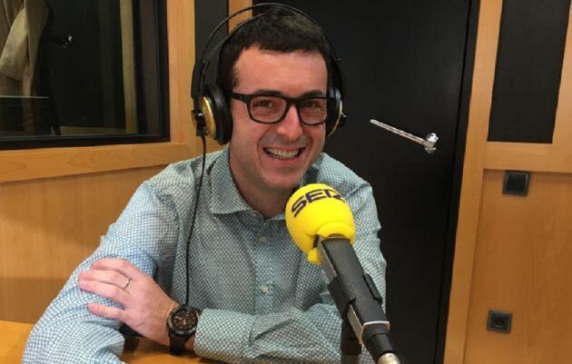 El chef Ricard Camarena en los estudios de Radio Valencia