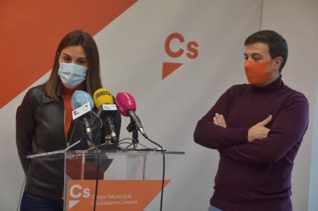Noelia Justicia comparece ante los medios junto a Ildefonso Ruiz