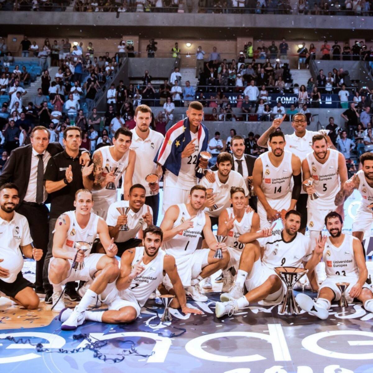 El Real Madrid reina en Compostela